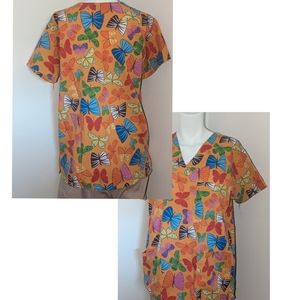 Woman's small Just Love scrub top